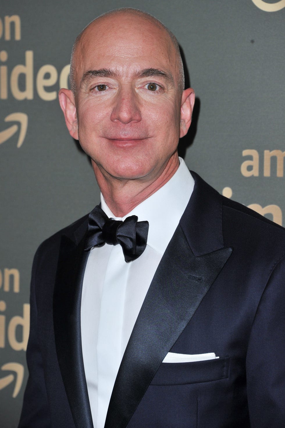 Jeff Bezos and Lauren Sanchez Relationship Timeline - How Lauren & Jeff Met