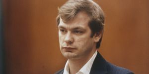 american serial killer jeffrey lionel dahmer in court with suit