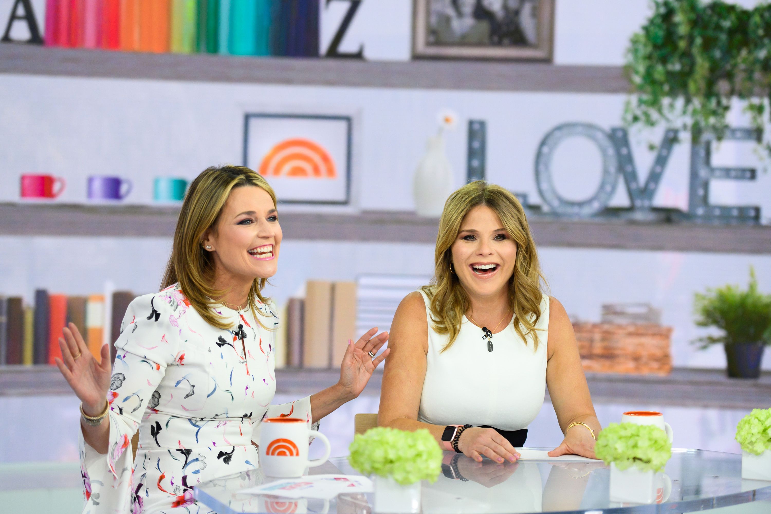 Watch Jenna Bush Hager & Sister Barbara Interview Each Other! (Exclusive) -  YouTube