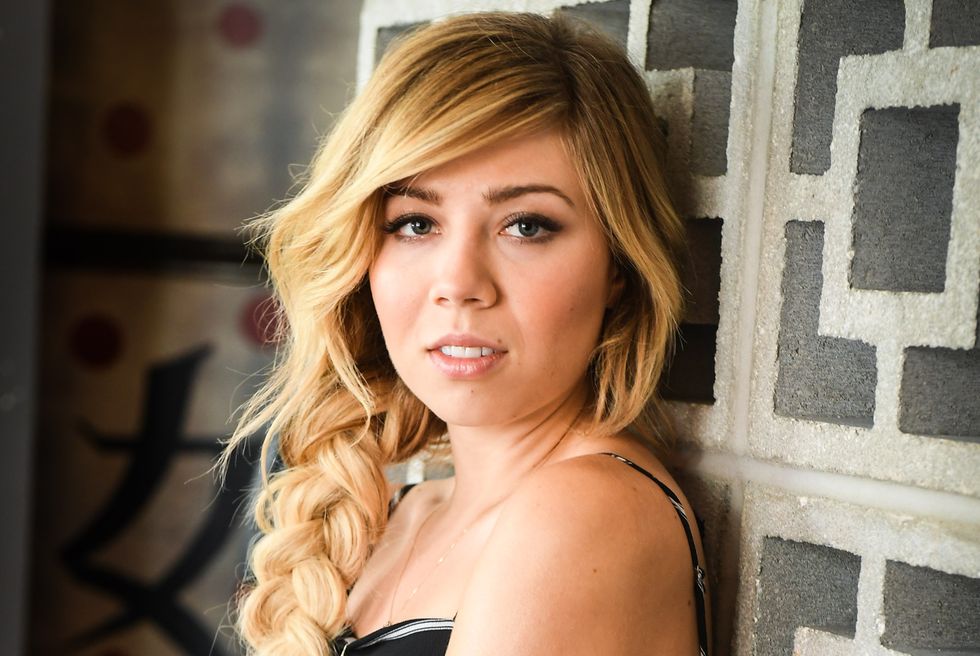 jennette mccurdy promotes city tv netflix series "between"