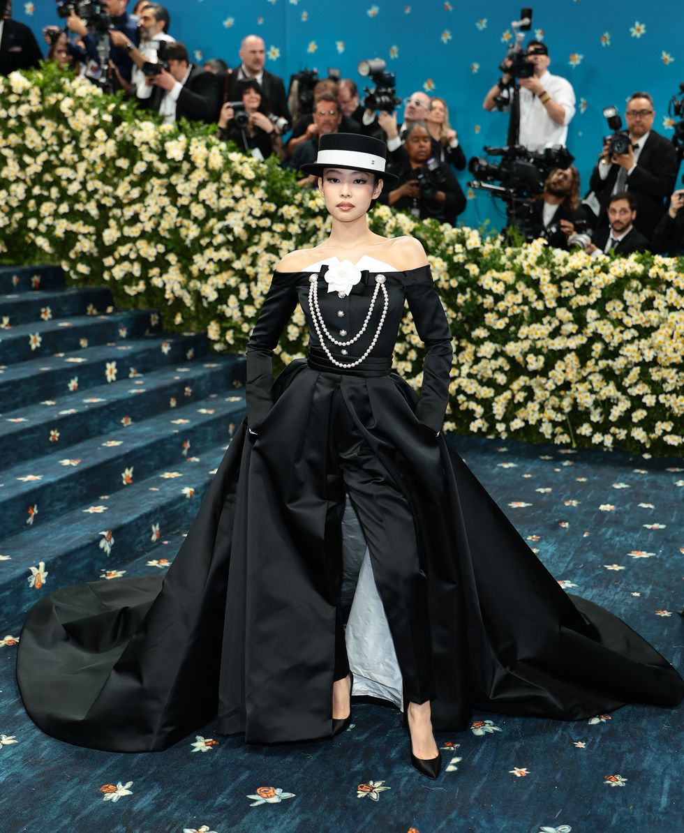 jennie at the 2025 met gala