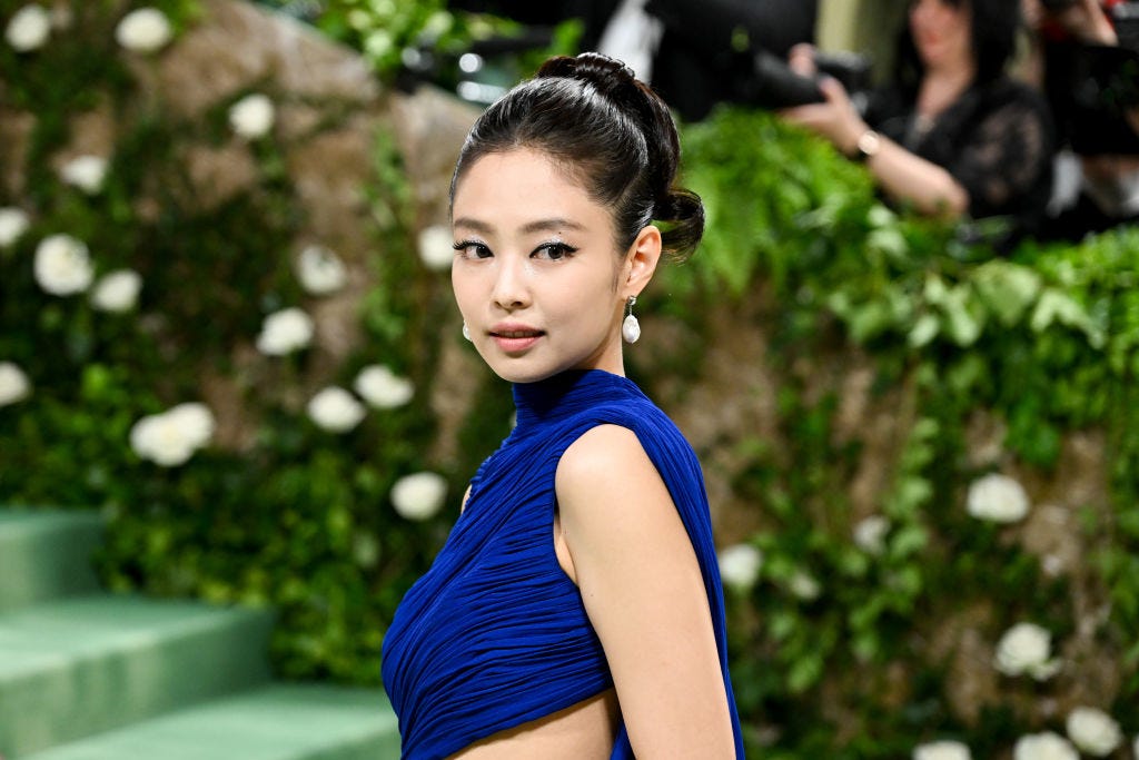 【韓国、中国系セレブ、ヘアアレンジ】お手本はアジアン美女♡ ドレスアップが映えるヘアアレンジ15選