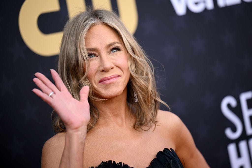 La divertida reacción de Jennifer Aniston al tocar la mano de Pedro