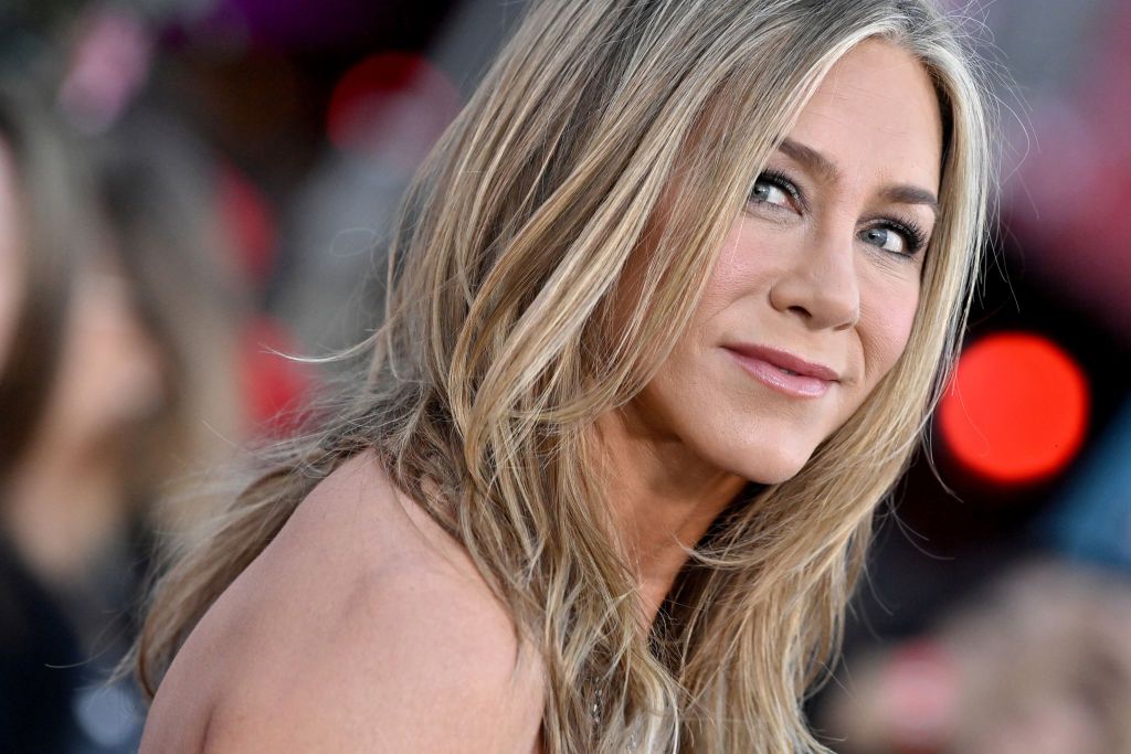 Jennifer Aniston Verschijnt Tijdens De Golden Globes 2024 Met Jaren   Jennifer Aniston Attends The Los Angeles Premiere Of News Photo 1704701139 