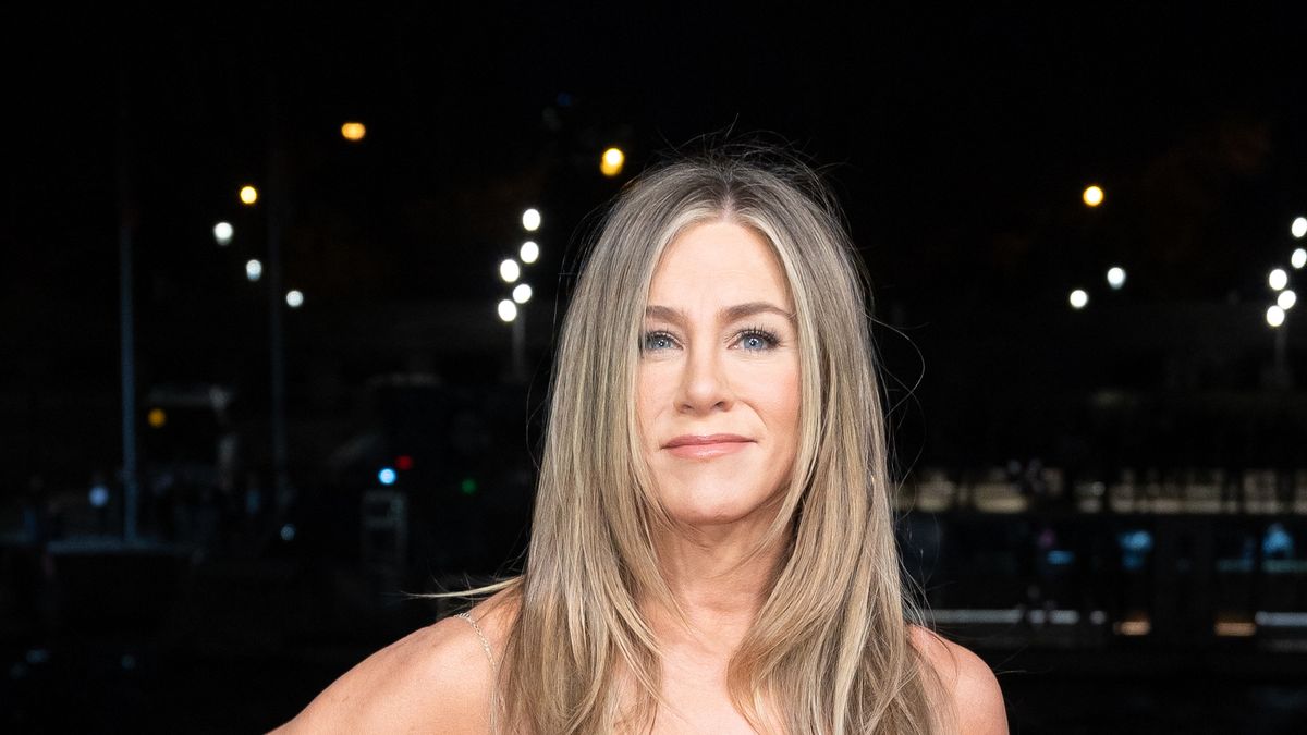 Jennifer Aniston rules Murder Mystery 2 premiere red carpet event