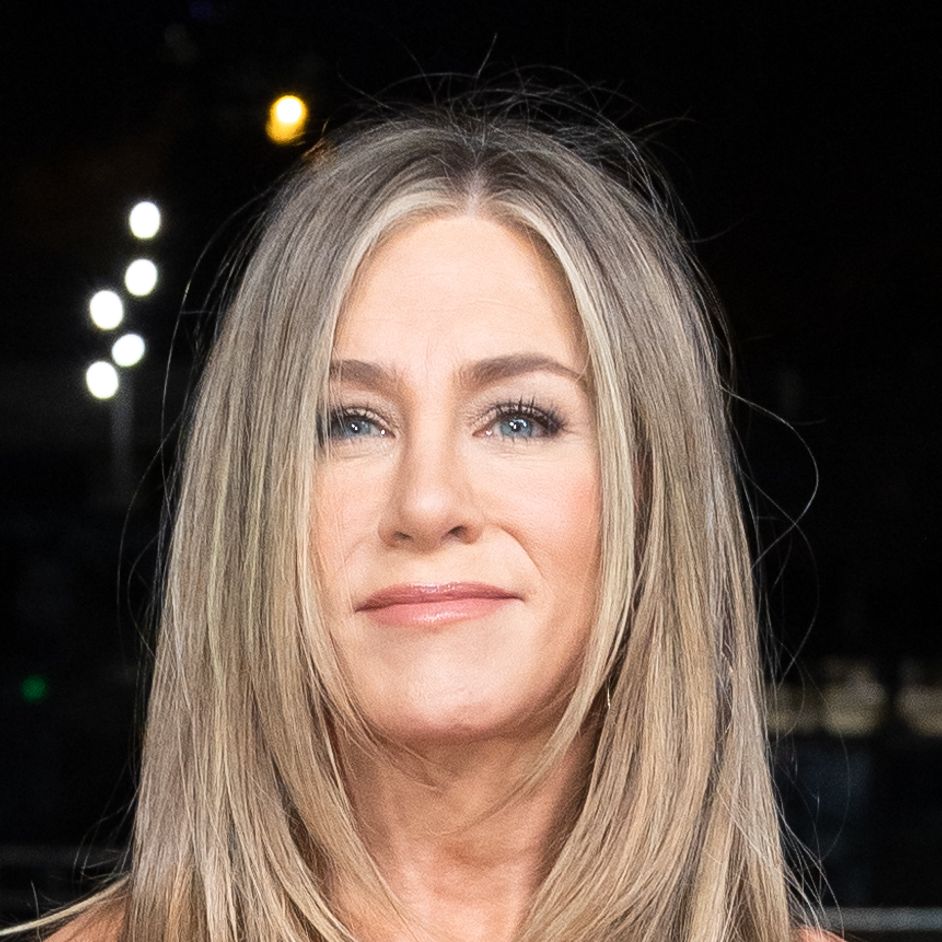 Jennifer Aniston Looks Insanely Ripped in a Tight Tank Top: See the Pic!