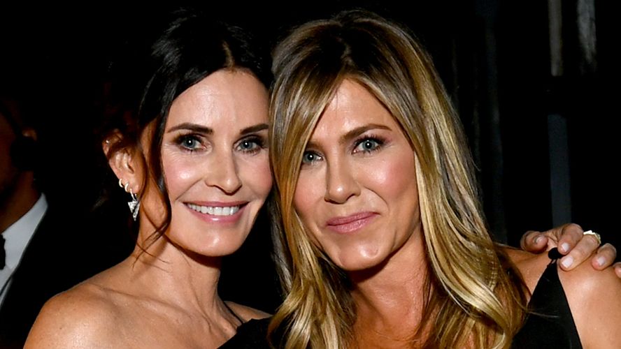Jennifer Aniston and Courteney Cox reunited on the 2018 American Film  Institute Gala Red Carpet