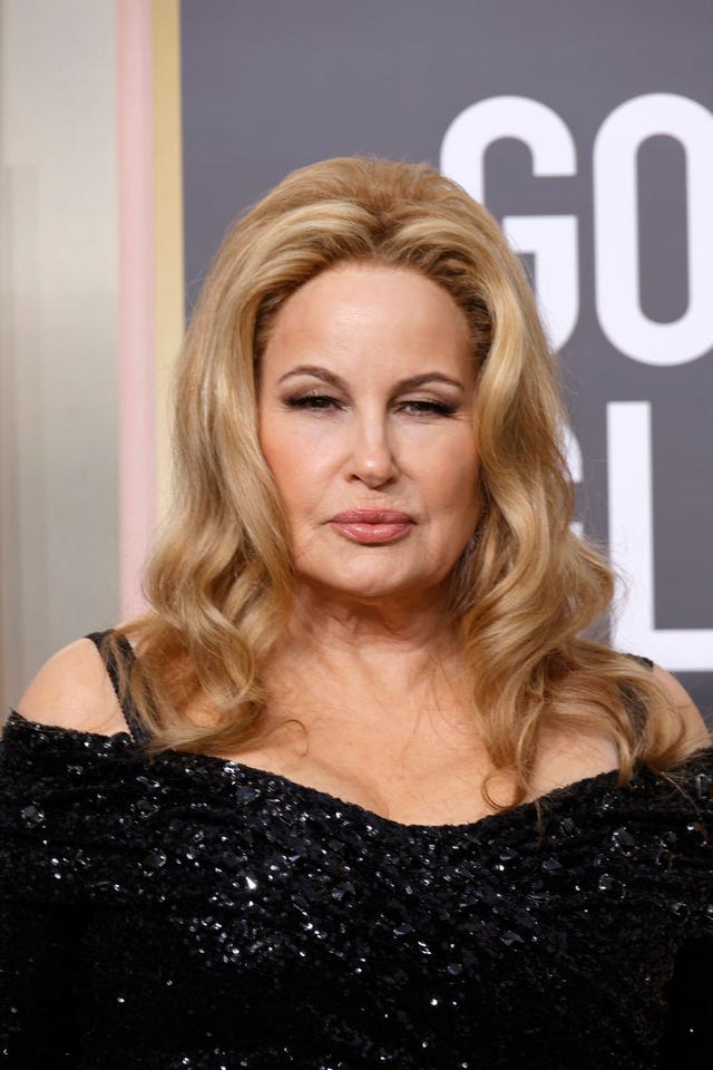 jennifer coolidge golden globes sequins