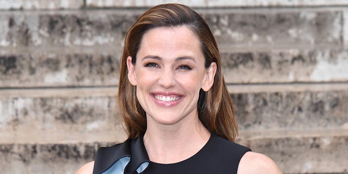 preview for Jennifer Garner Celebrated 1 Million Instagram Followers In A Hilarious Way