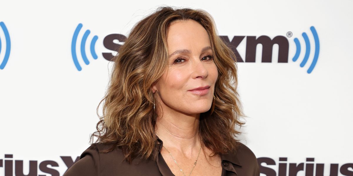 Jennifer Grey, 63, ‘Really’ Loves This Hydrating Product for Glowing Skin