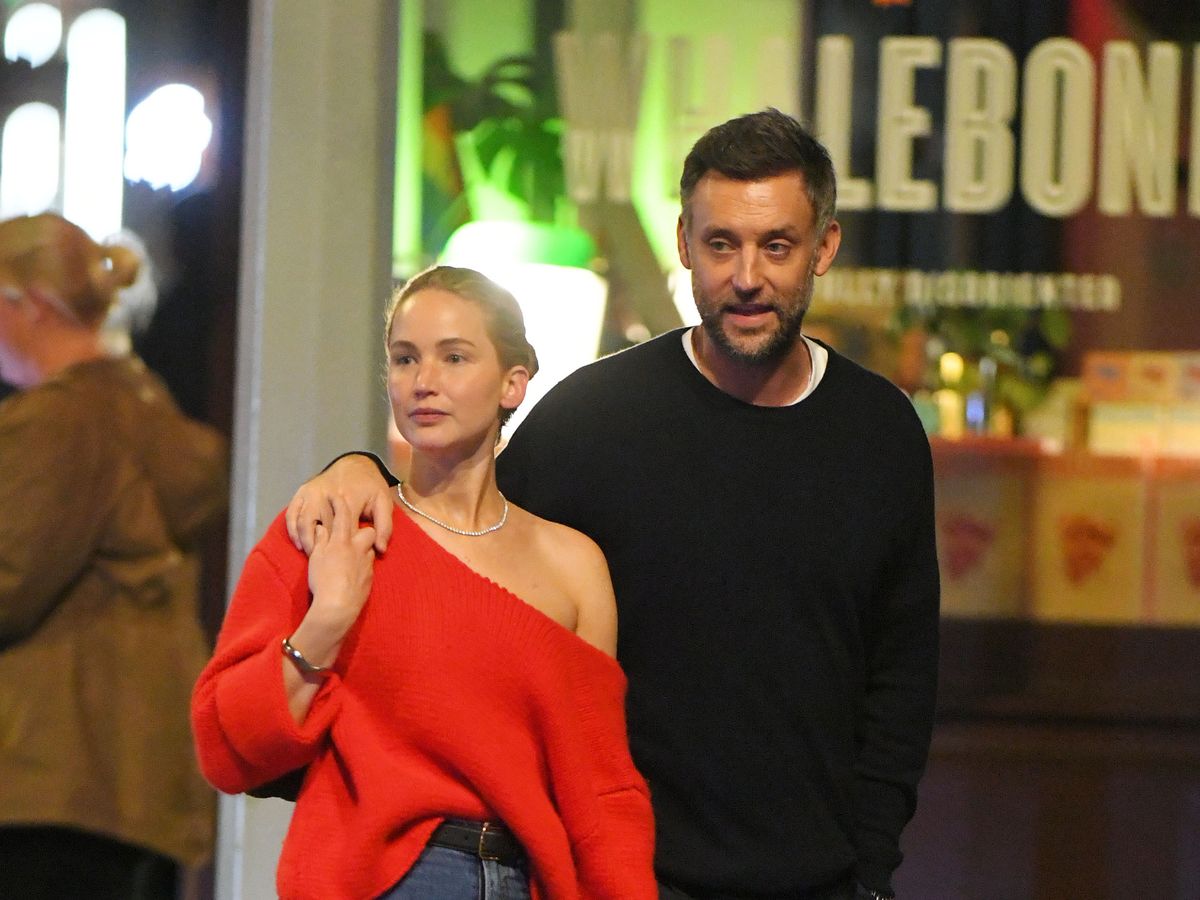 Jennifer Lawrence Does Date Night in a Beige Co-ord and Her Favorite Tote