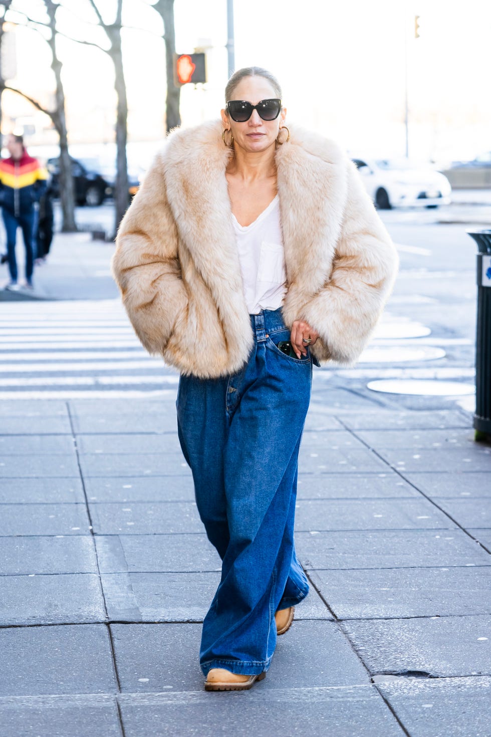 Jennifer lopez fur vest hotsell