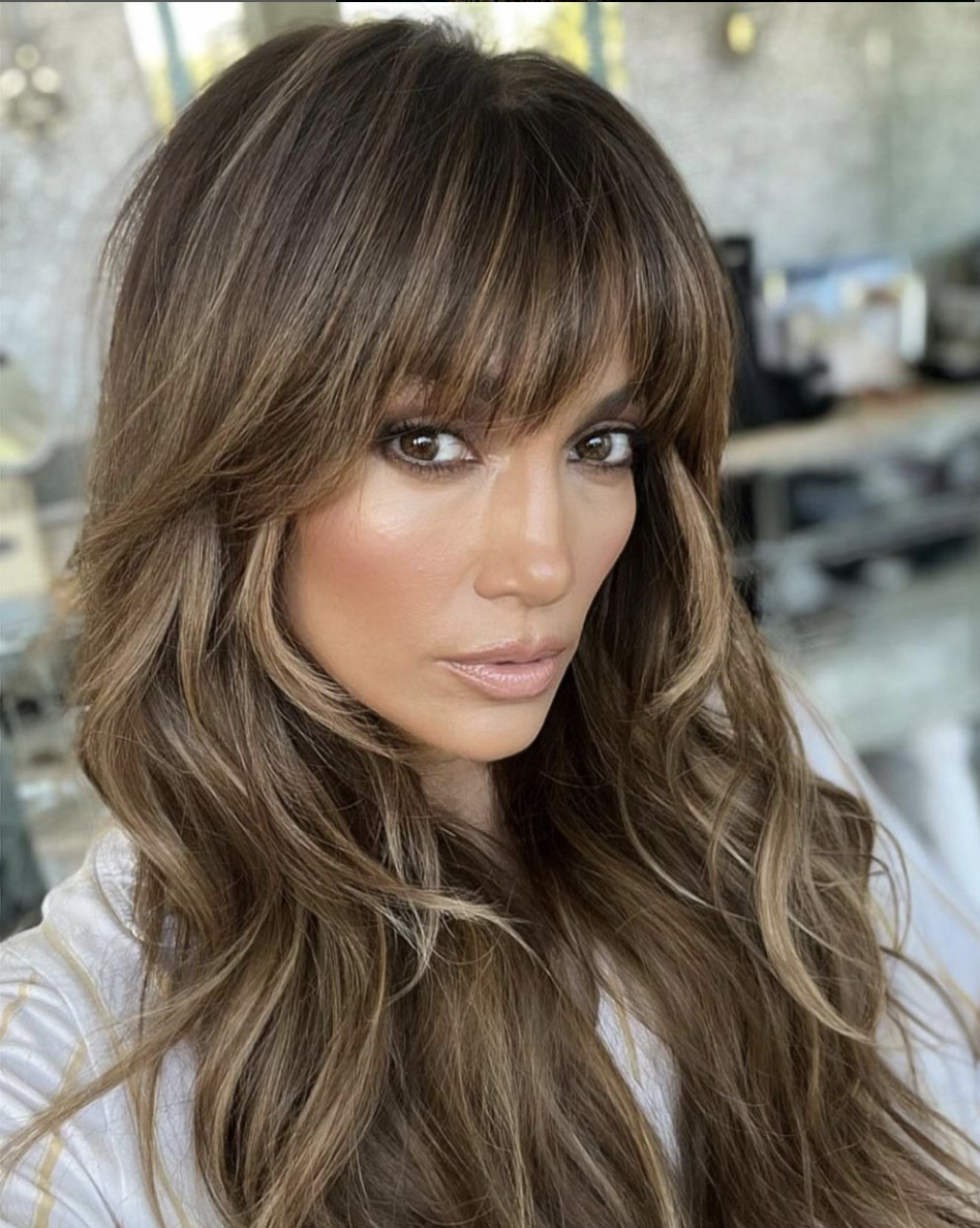 Jennifer Lopez praised for going makeup free in Instagram video