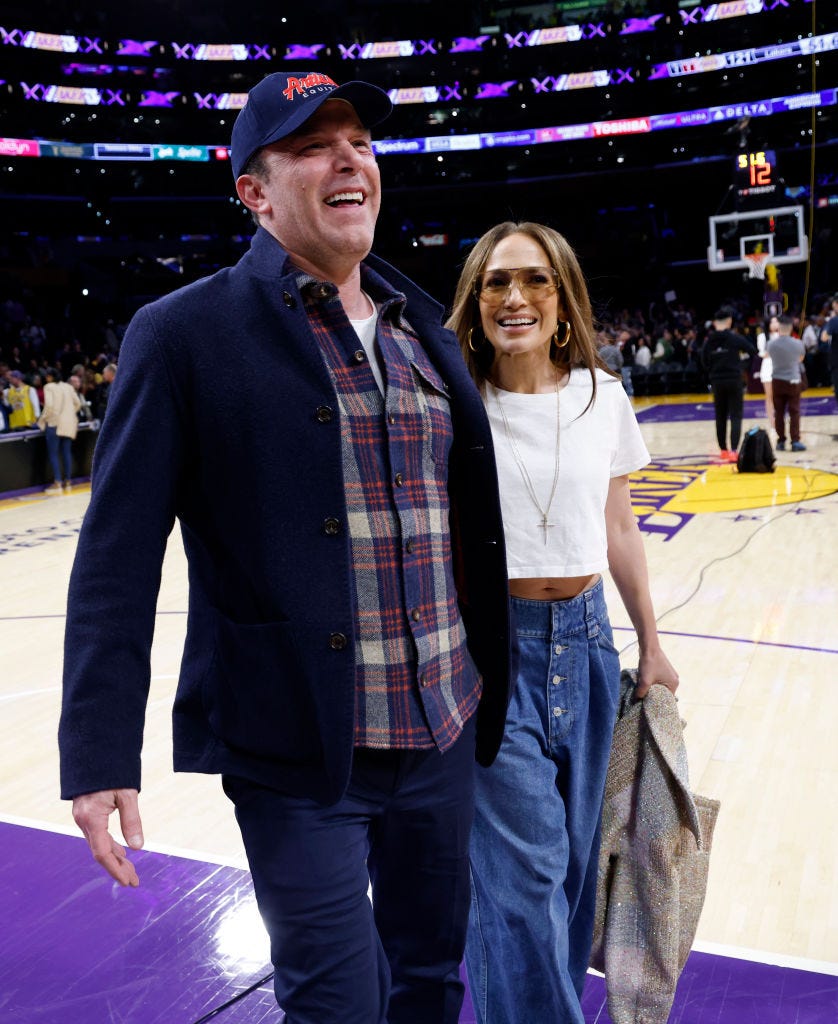 celebrities at the los angeles lakers game