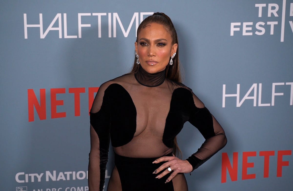Braless Stars Over 40 Pics: See Photos Of Jennifer Lopez & More