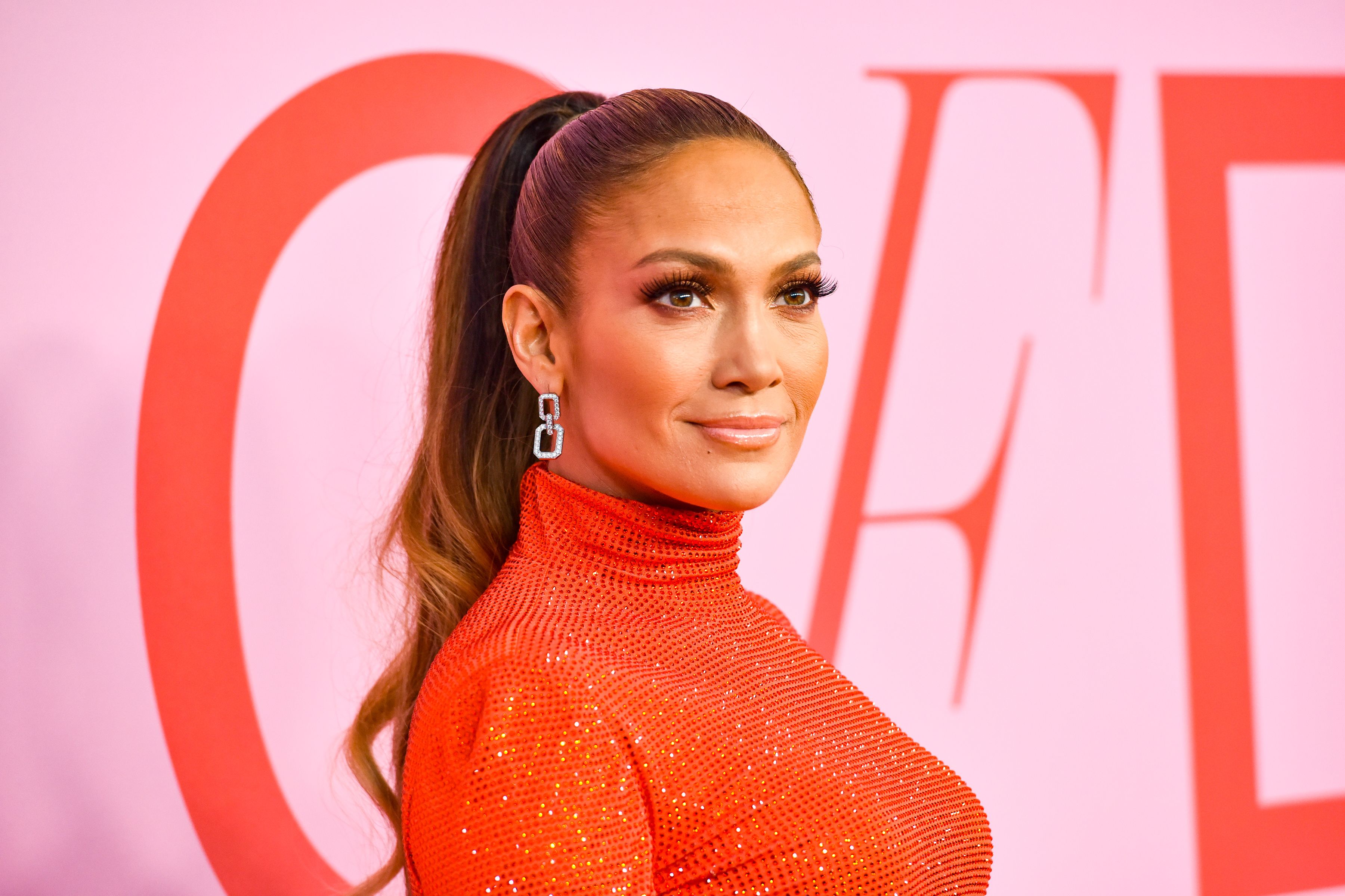 50-Something Fitness Inspiration Jennifer Lopez Proved That Even