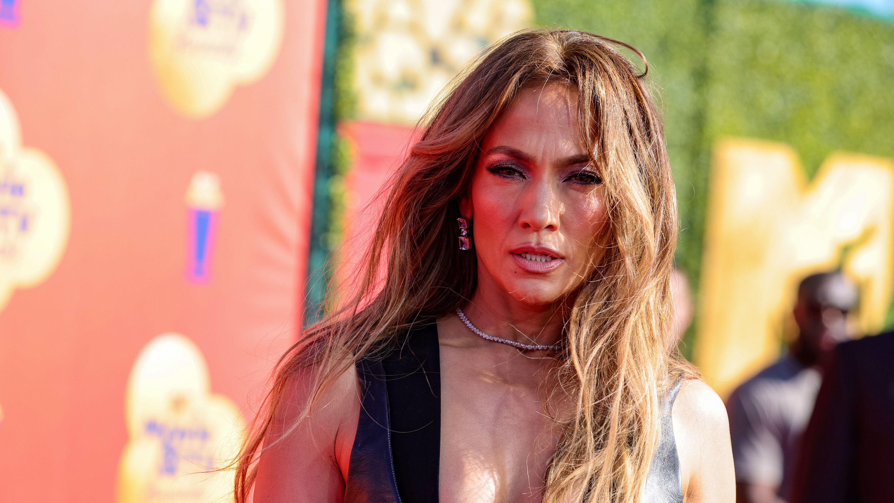 Jennifer Lopez 32 Best Hairstyles And Haircuts