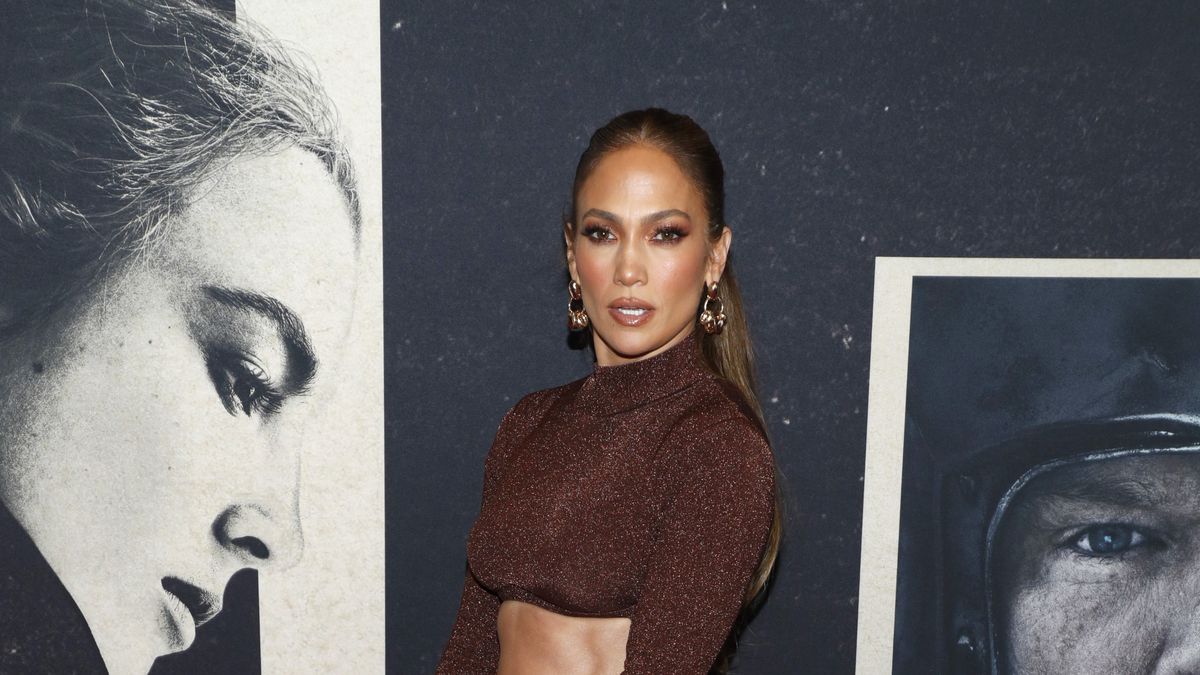 preview for 7 cosas que hace Jennifer Lopez para tener abdominales