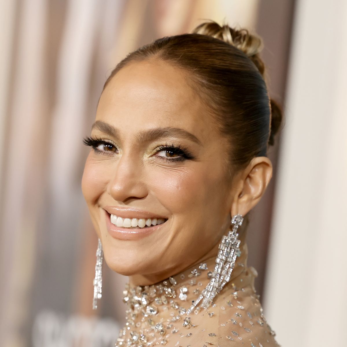 Prevention Magazine: Jennifer Lopez Is Glowing in This No-Makeup