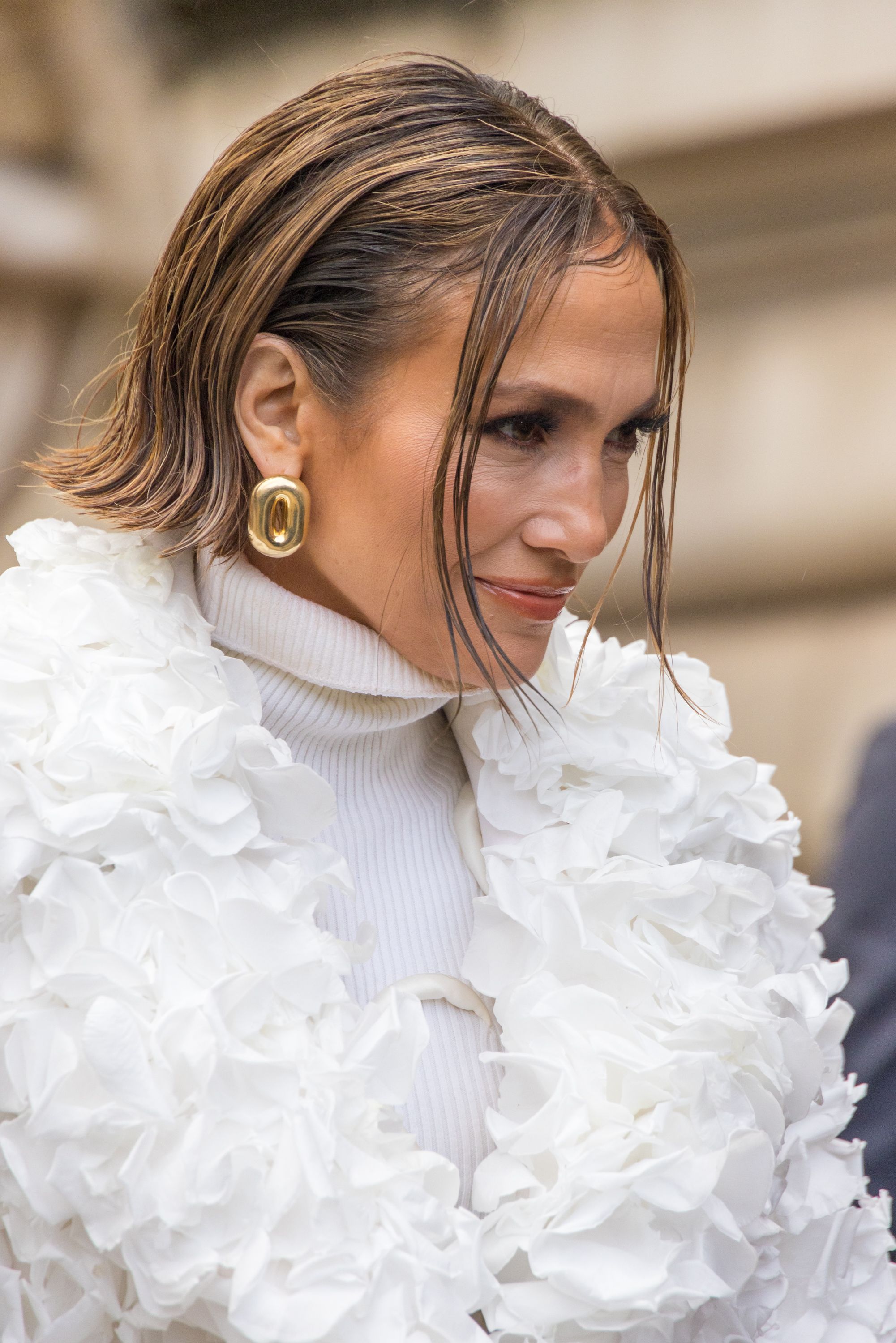 Jennifer Lopez Debuted A Short Bob At Paris Fashion Week   Jennifer Lopez Attends The Schiaparelli Haute Couture News Photo 1706000356 