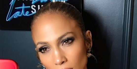 Jennifer Lopez baffles us with one layer skincare technique