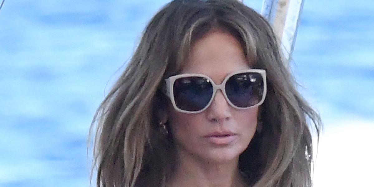Jennifer Lopez Wears Black String Bikini as a Top In Capri