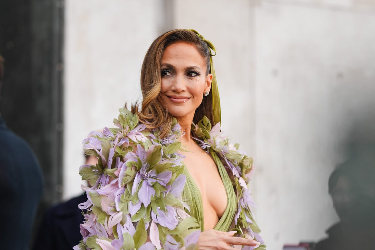 Jennifer Lopez on Why She's ‘Not Looking for Anybody’ After Ben Affleck