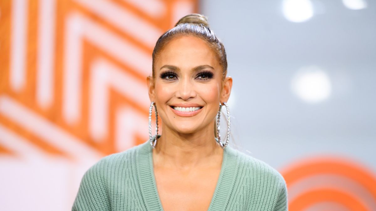 preview for Jennifer Lopez's 10 best red-carpet moments