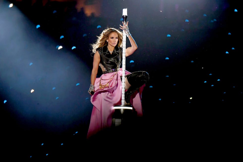 https://hips.hearstapps.com/hmg-prod/images/jennifer-lopez-performs-onstage-during-the-pepsi-super-bowl-news-photo-1581262664.jpg?crop=0.6665xw:1xh;center,top&resize=980:*