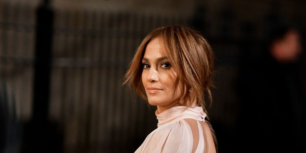 Jennifer Lopez Went Makeup-Free on Christmas With Her Family – StyleCaster
