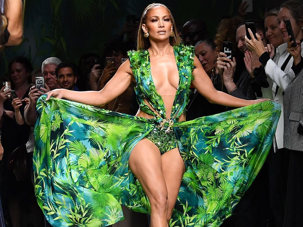 Jennifer Lopez Show Off Toned Legs, Abs In Iconic Versace Gown