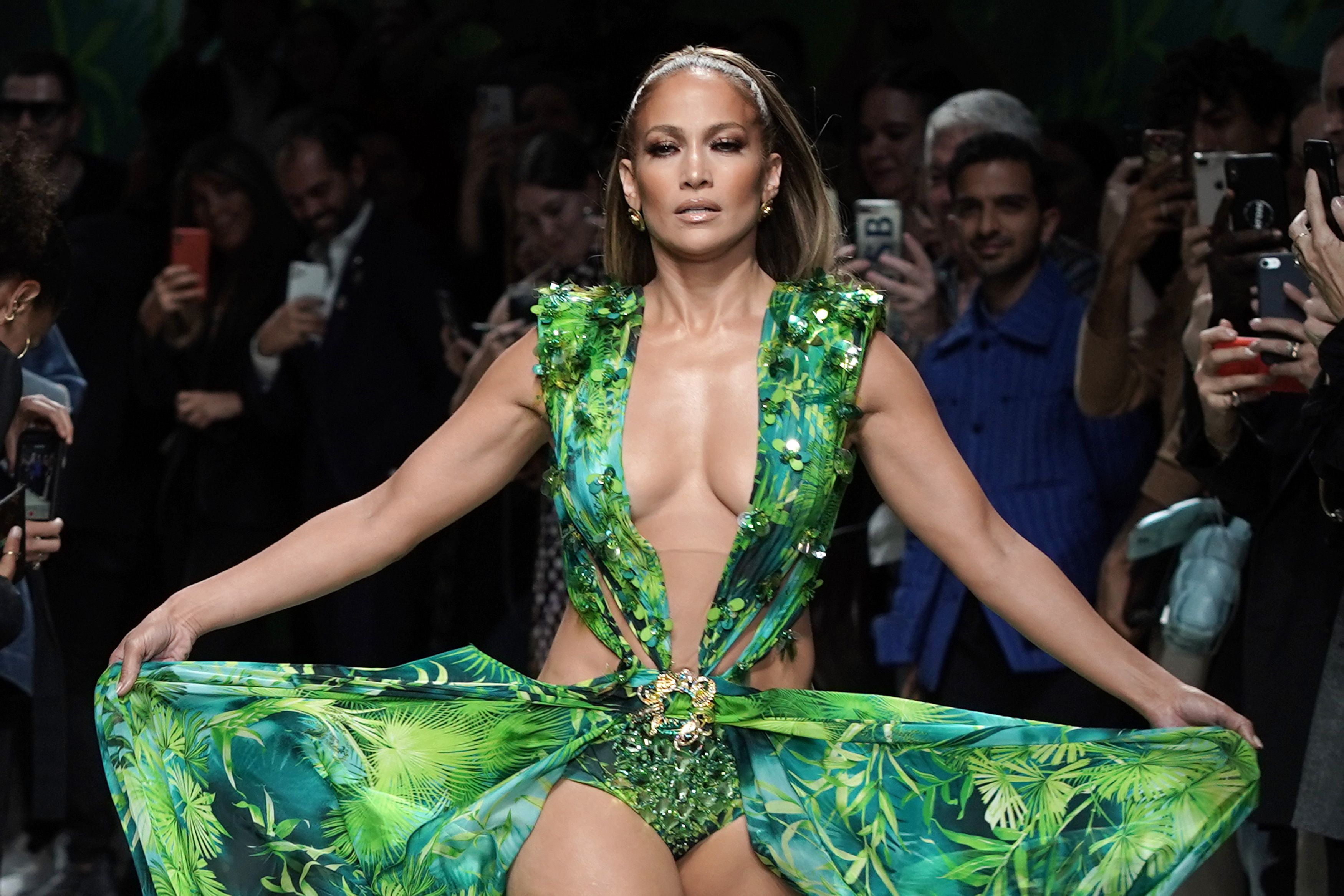 Vestito verde discount versace jennifer lopez