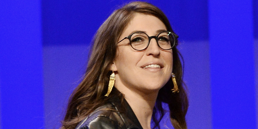 ‘Jeopardy!’ and 'Big Bang Theory' Fans Support Mayim Bialik After She "Apologizes" Online