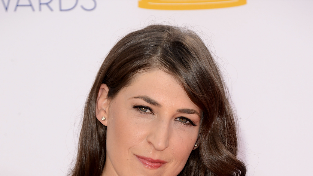 ‘Jeopardy!’ Host Mayim Bialik Shows Off New Look on Instagram and Fans Throw Fire Emojis