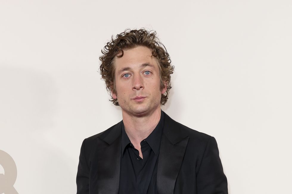 Jeremy Allen White shares awkward group body shaving experience for new ...