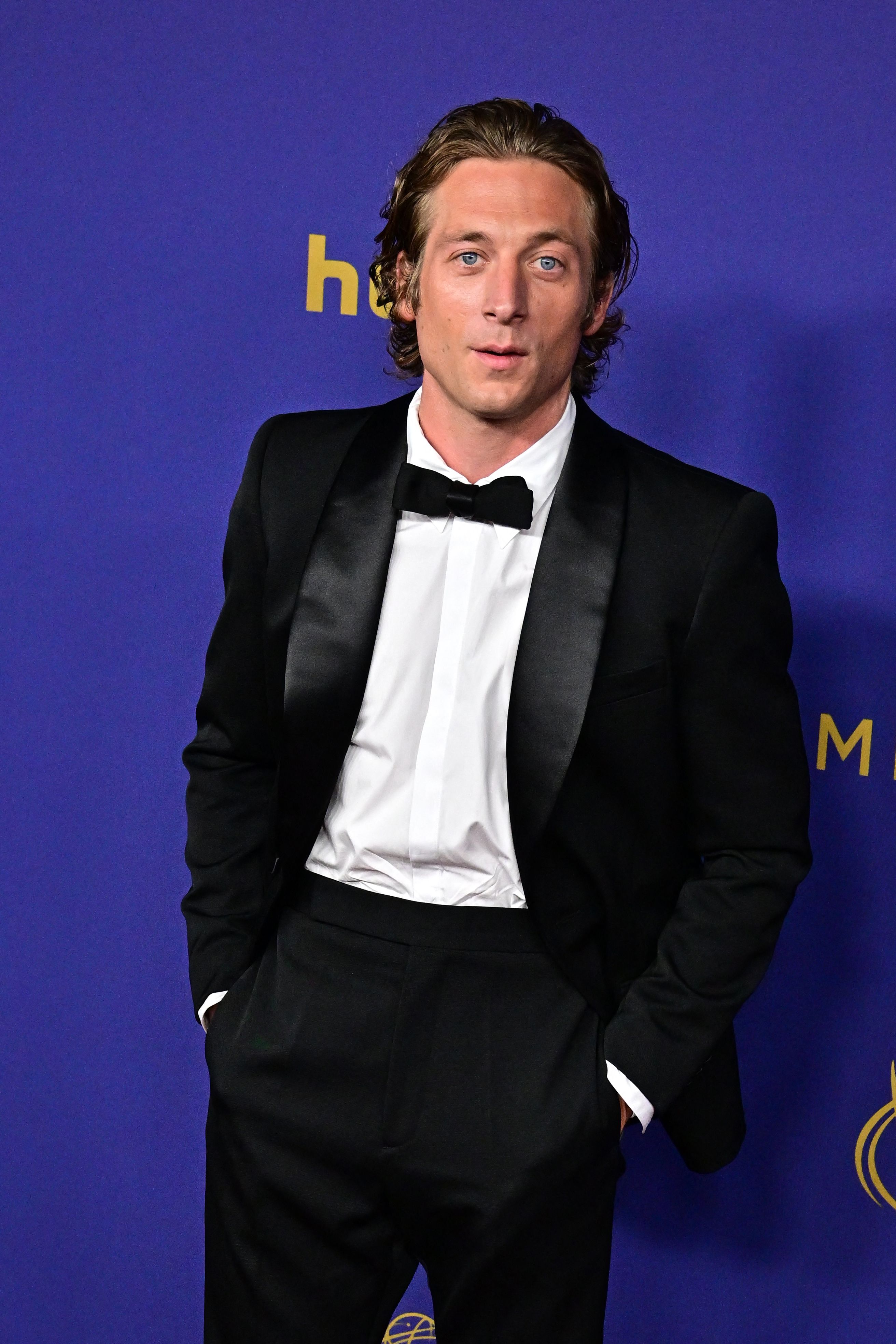 First look at Jeremy Allen White as Bruce Springsteen in new movie