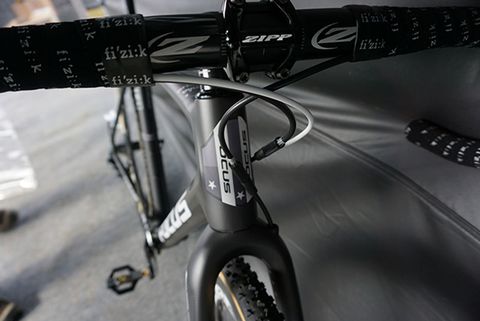 Zipp bars and Fizik bar tape on Powers’ bike.