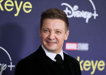 jeremy renner joins knives out 3