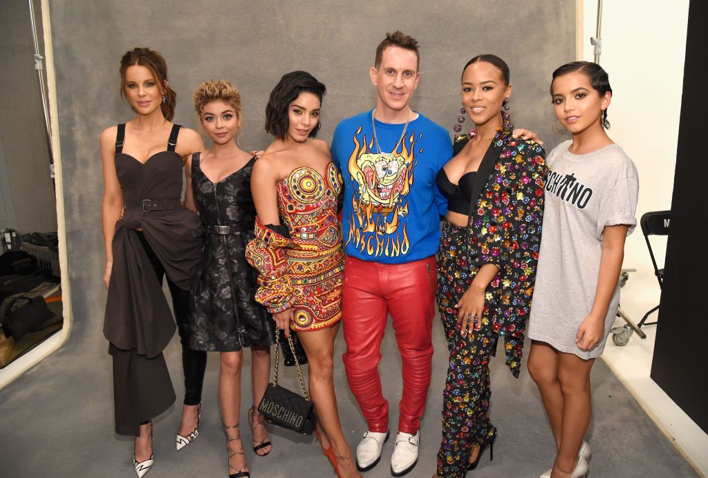 Jeremy Scott chi e lo stilista del rilancio di Moschino