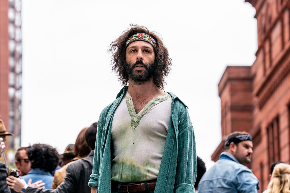 the trial of the chicago 7 jeremy strong as jerry rubin in the trial of the chicago 7 cr niko tavernisenetflix © 2020