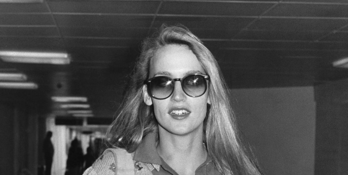 jerry hall at heathrow airport, 1979