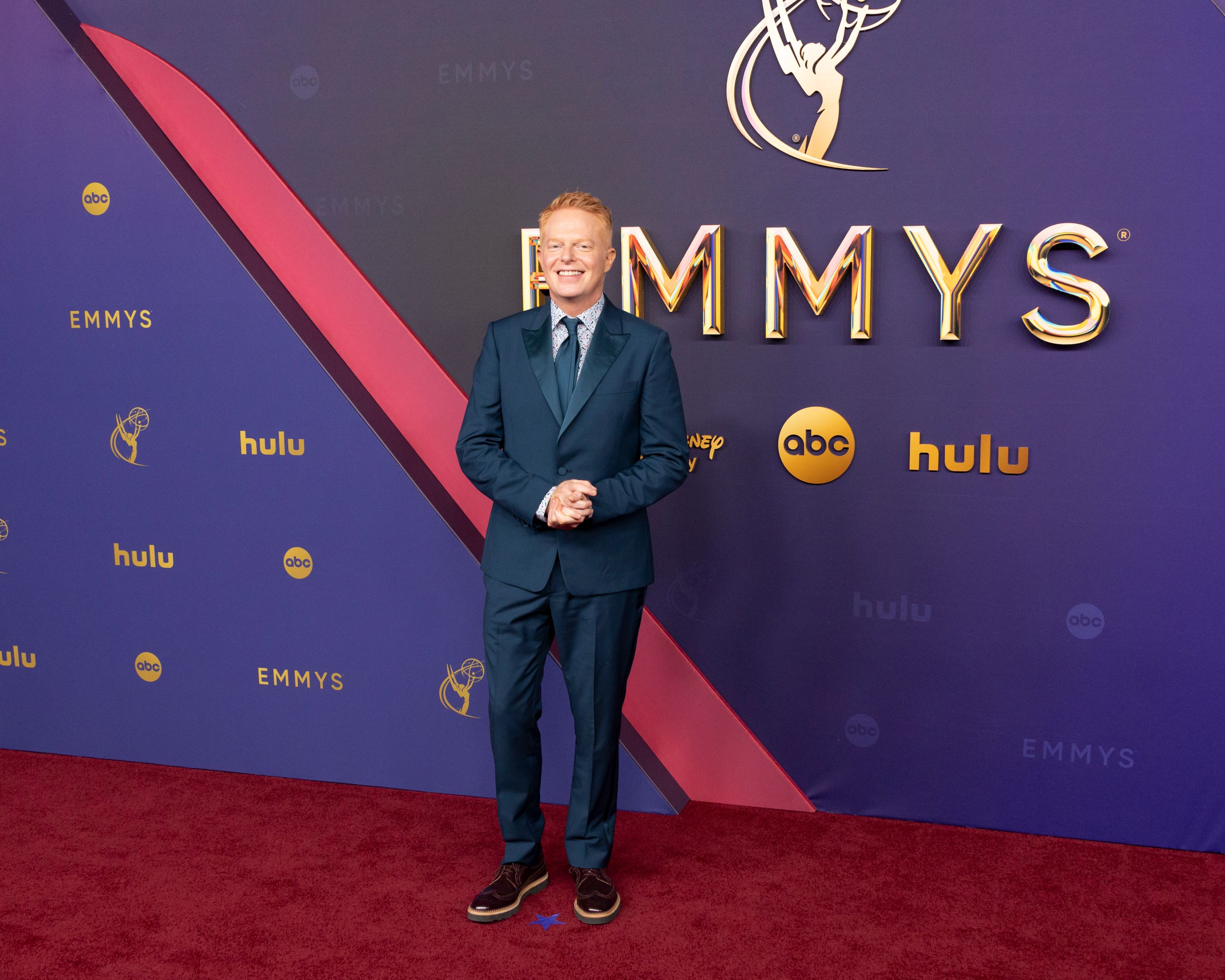 Modern Family's Jesse Tyler Ferguson unveils facial hair transformation