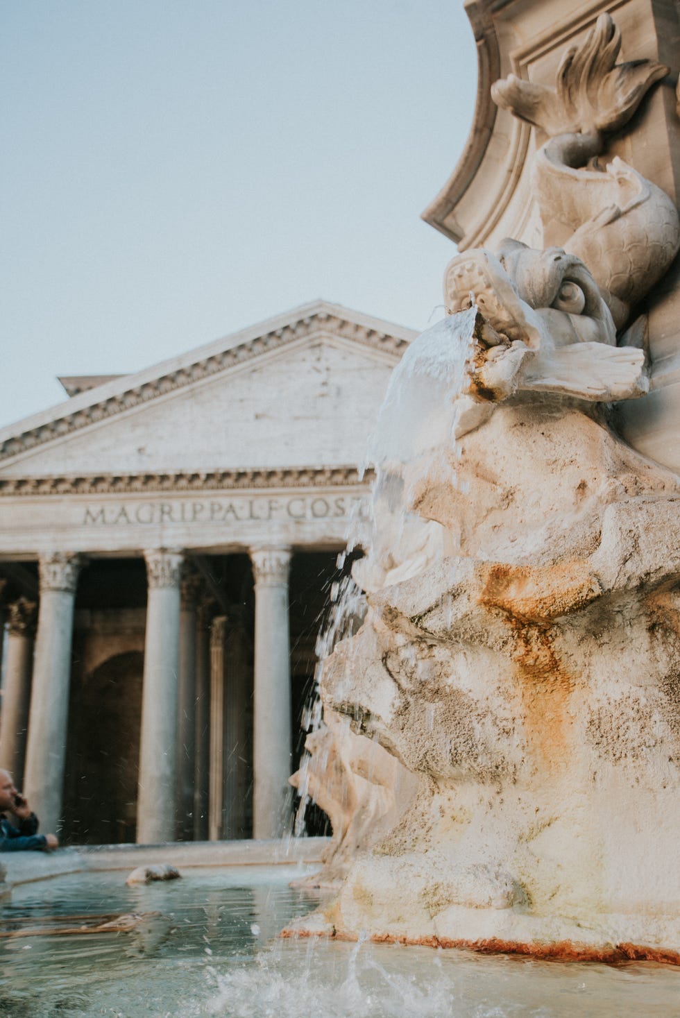 Architecture, Column, Classical architecture, Landmark, Ancient roman architecture, Water, Ancient history, Building, Statue, Stone carving, 