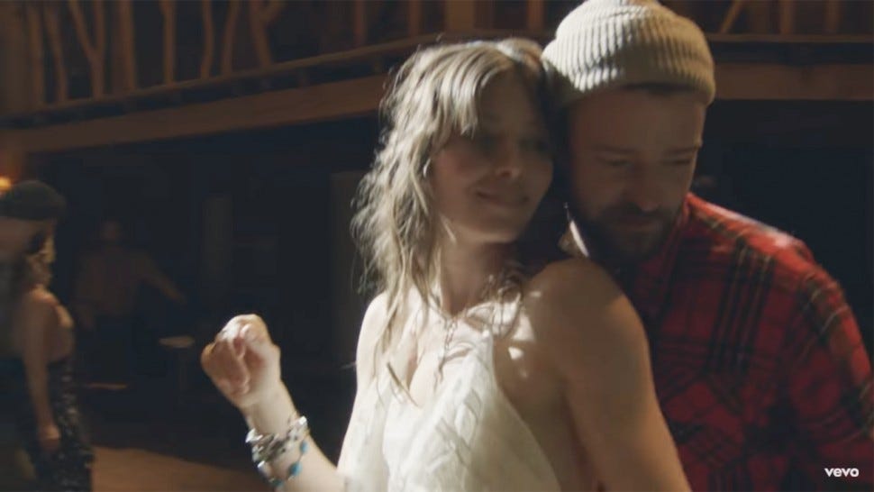 Jessica Biel and Justin Timberlake dance while on vacation