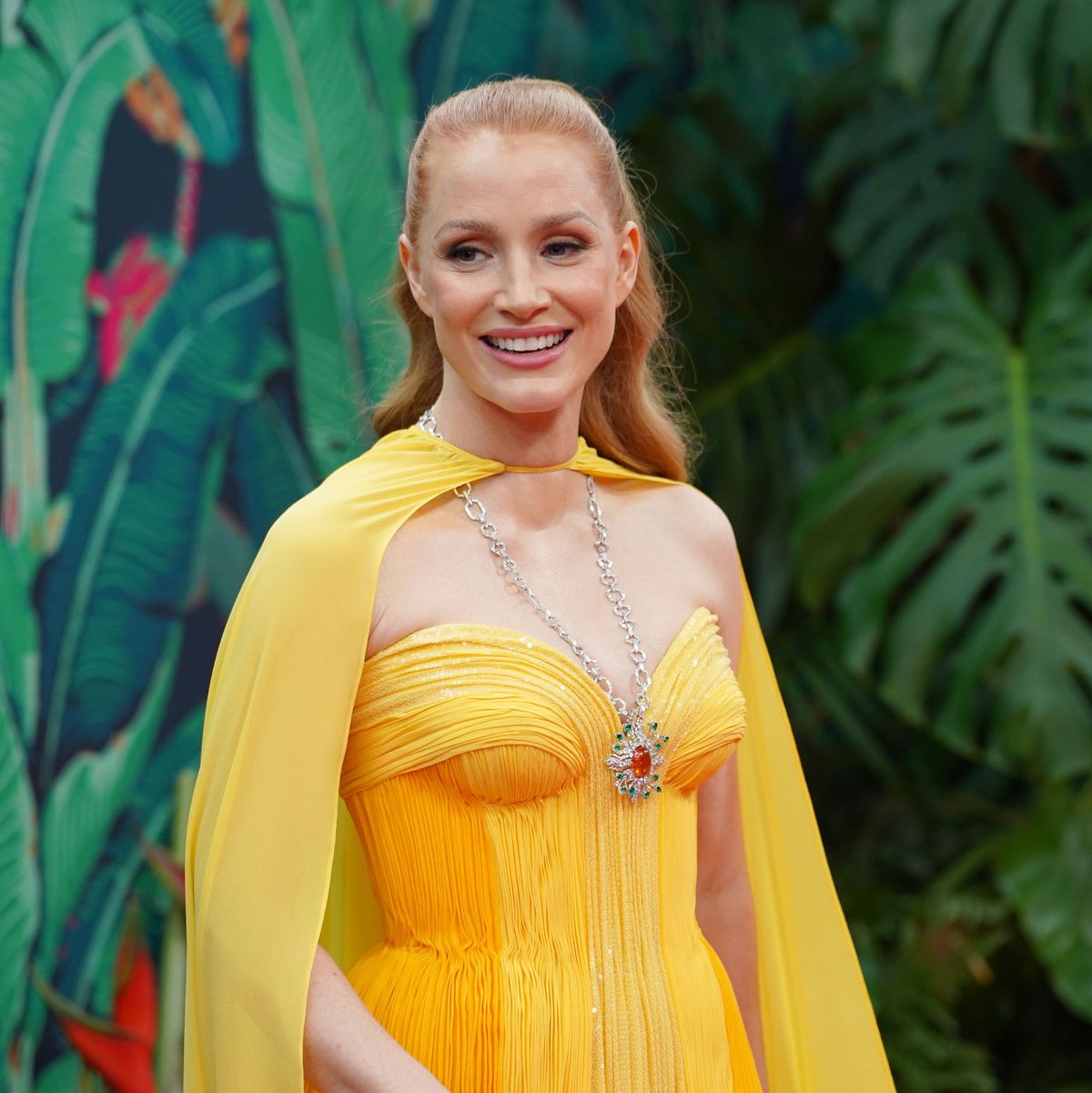 Jesika Gold Show Sex - Jessica Chastain stuns in yellow cape and gown at Tony Awards