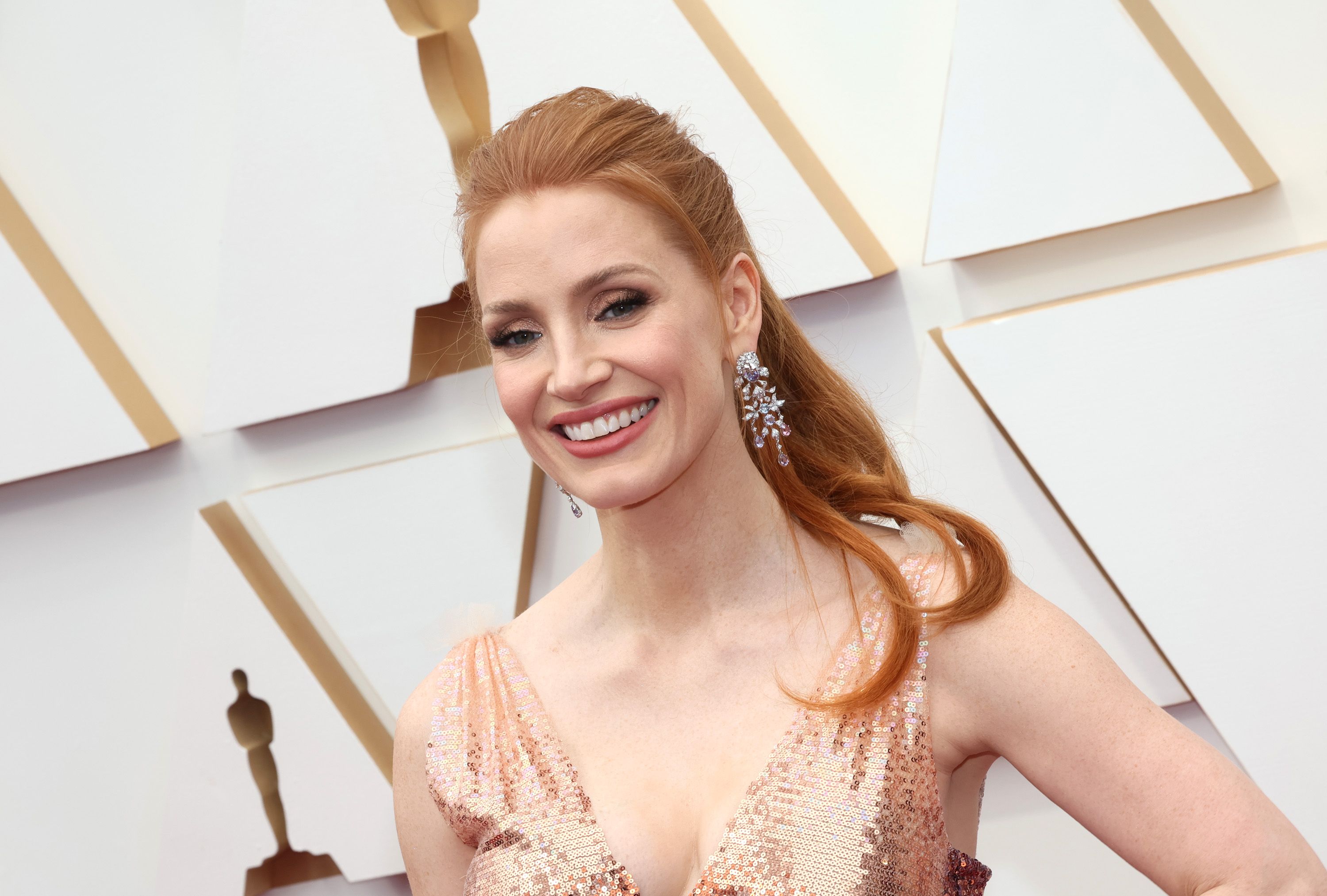 Jessica Chastain's classic Hollywood makeup for Best Actress win