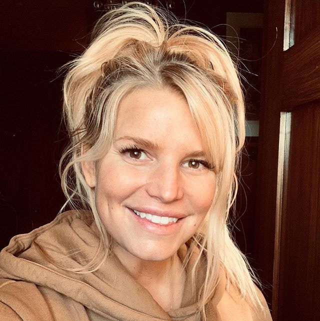 Jessica Simpson Shares Struggle With Addiction, Sexual Abuse in