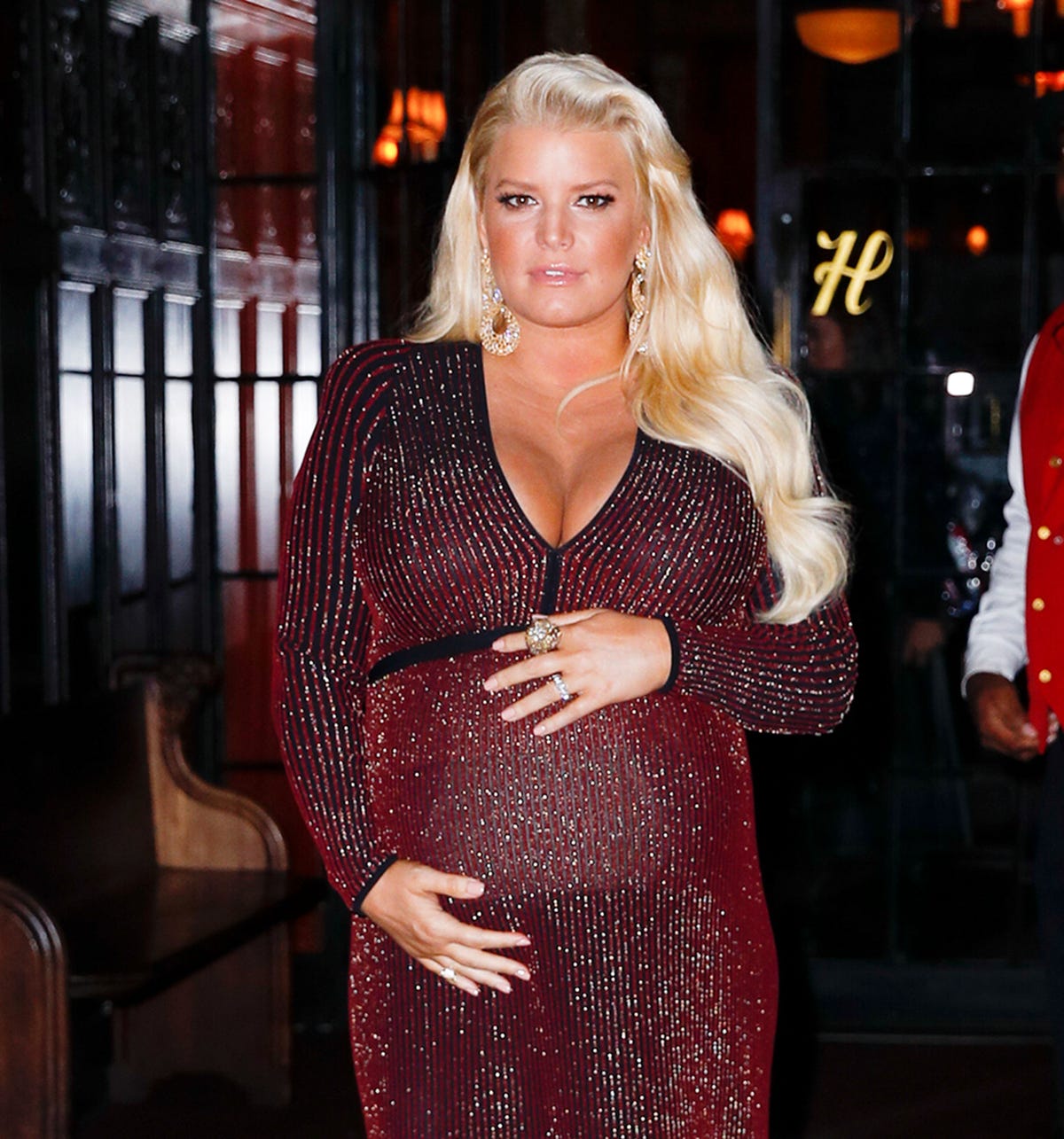 Jessica Simpson Continues to Be the Hottest Date in Town in