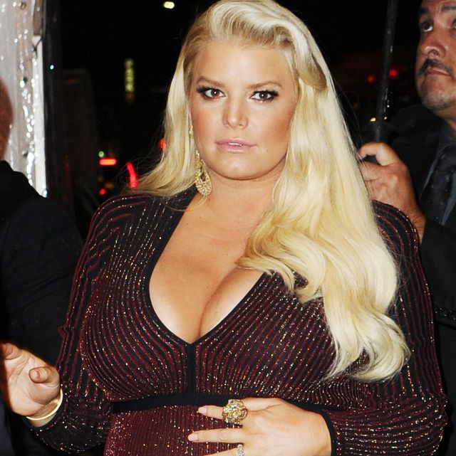 https://hips.hearstapps.com/hmg-prod/images/jessica-simpson-seen-on-the-streets-of-manhattan-on-october-news-photo-1057803550-1562871614.jpg?crop=0.796xw:0.530xh;0.0918xw,0.0747xh&resize=640:*