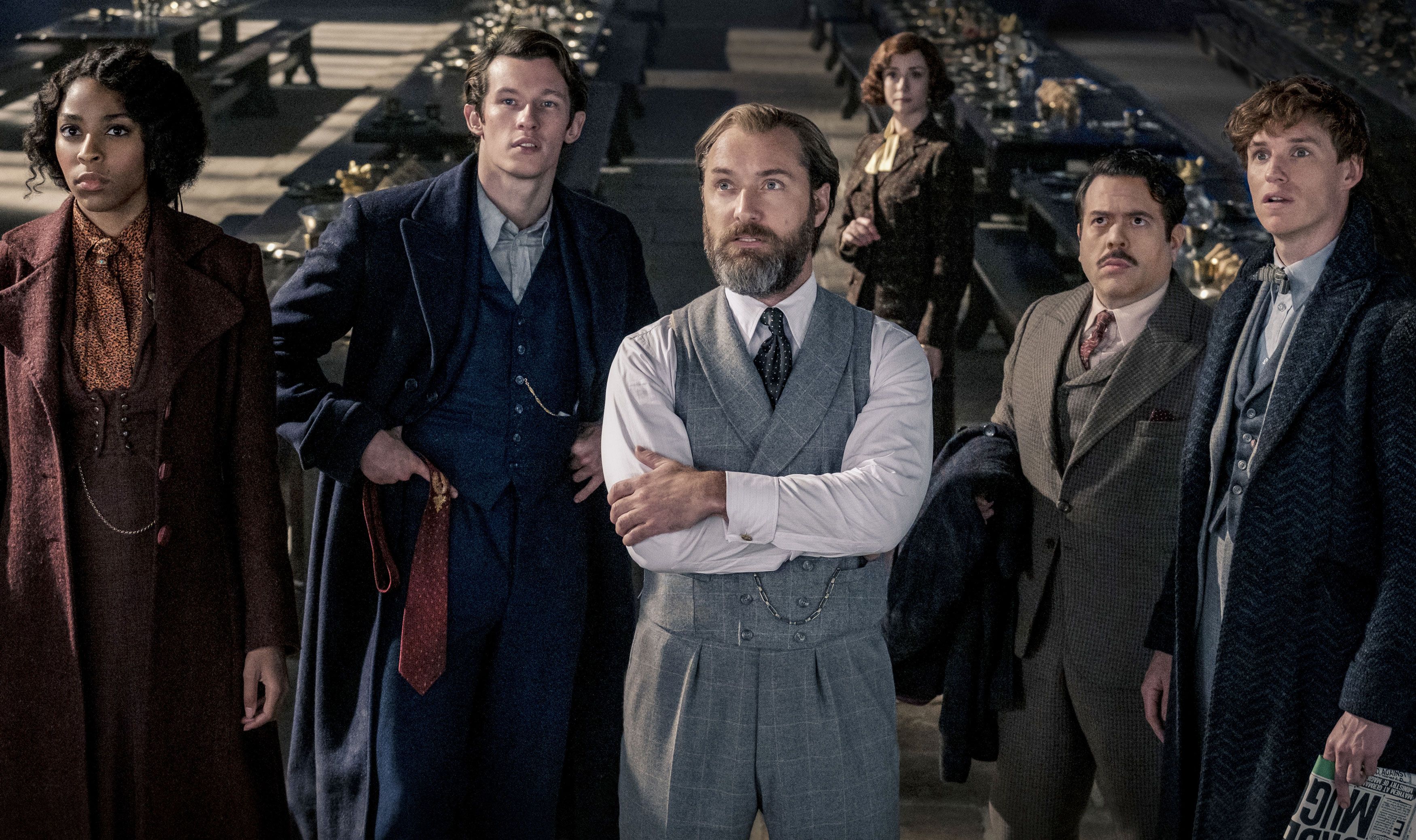 Watch fantastic beasts the crimes of grindelwald online 2025 free now